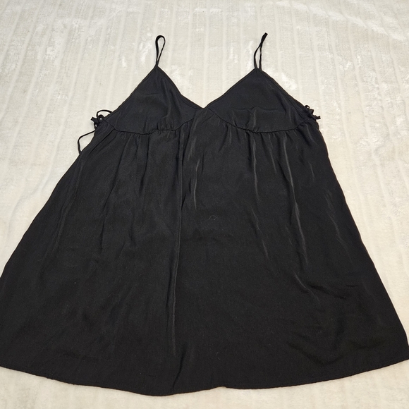 BOGO Free🦋 Divided Black Camisole Style Top - Picture 6 of 12